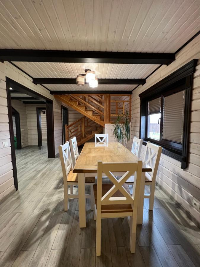 Villa Family House Truskavets Модрычи Экстерьер фото