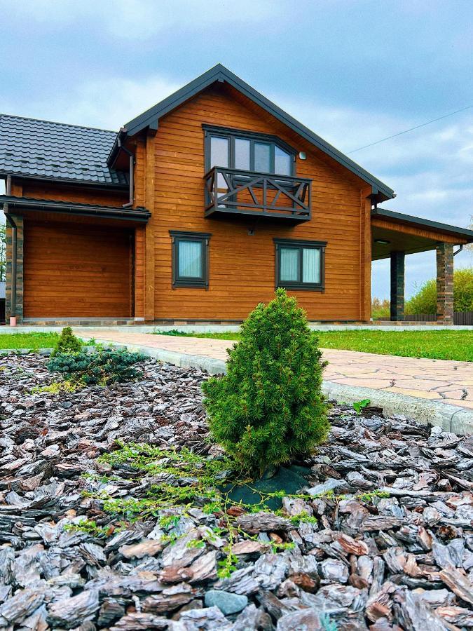 Villa Family House Truskavets Модрычи Экстерьер фото