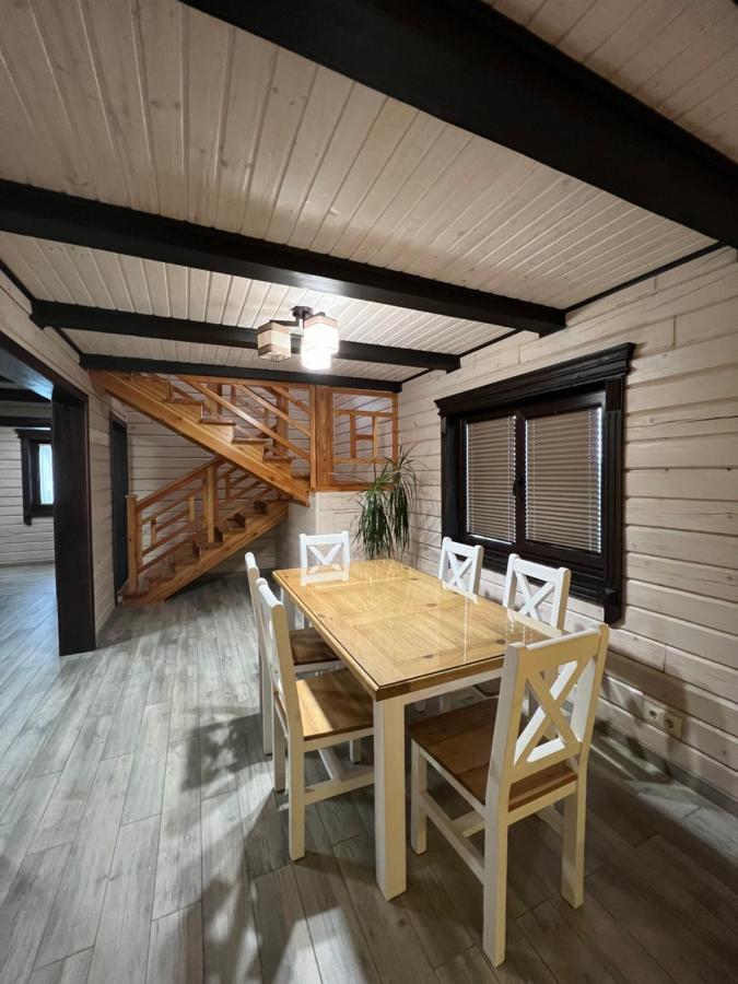 Villa Family House Truskavets Модрычи Экстерьер фото
