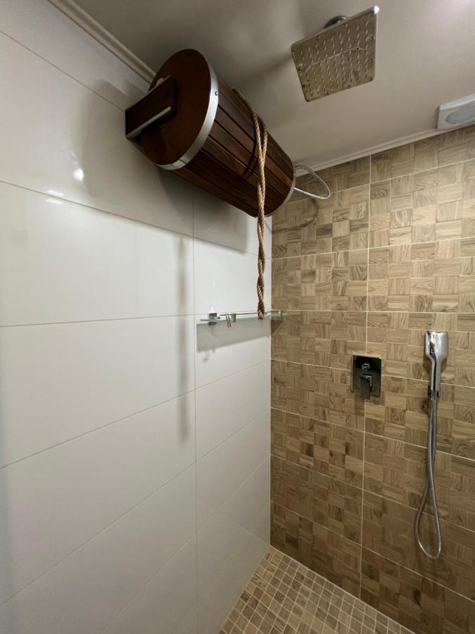 Villa Family House Truskavets Модрычи Экстерьер фото